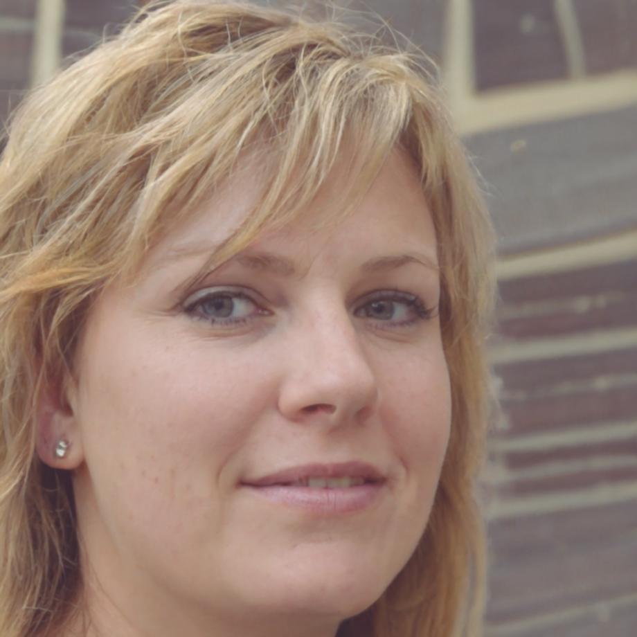 Viviana Castellanos, Lead Security Architect